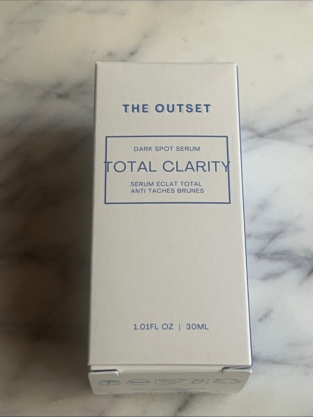 The Outset Total Clarity Dark Spot Serum - White & Blue